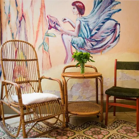 Artists Homestay *